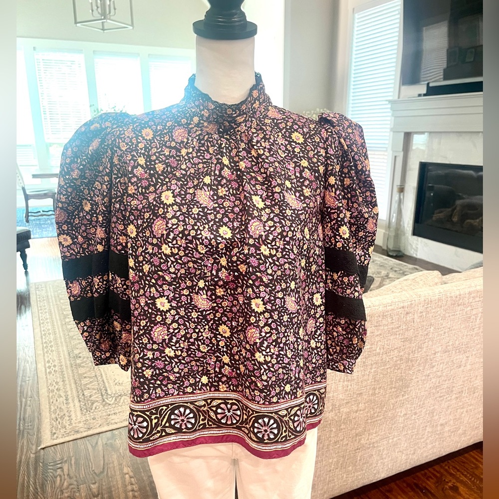Hunter Bell Puff Sleeve Blouse